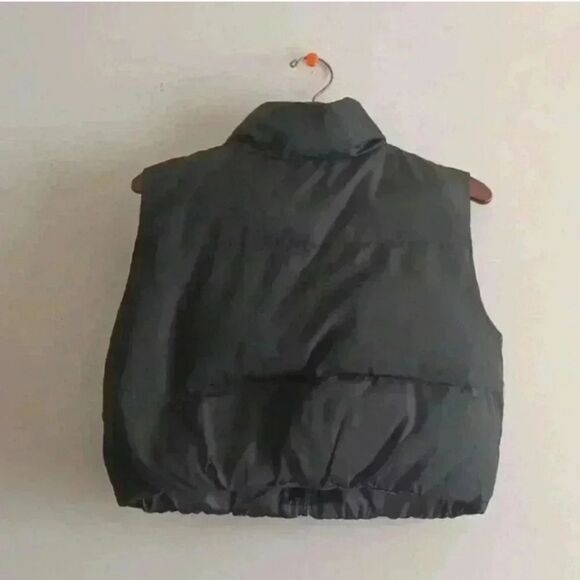Black Puffer Vest - Picture 10 of 12